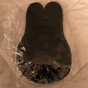 Black no straps bra it gives you a Lift